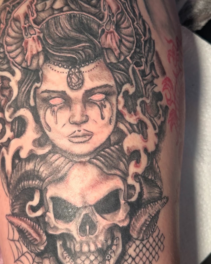 Hood-Sons Tattoo Studio & Massage Therapy · Photos 6